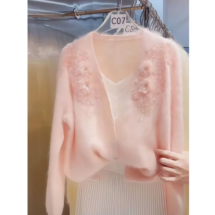 长袖针织衫女2025秋冬新款韩版宽松V领重工钉珠上衣洋气毛衣外套