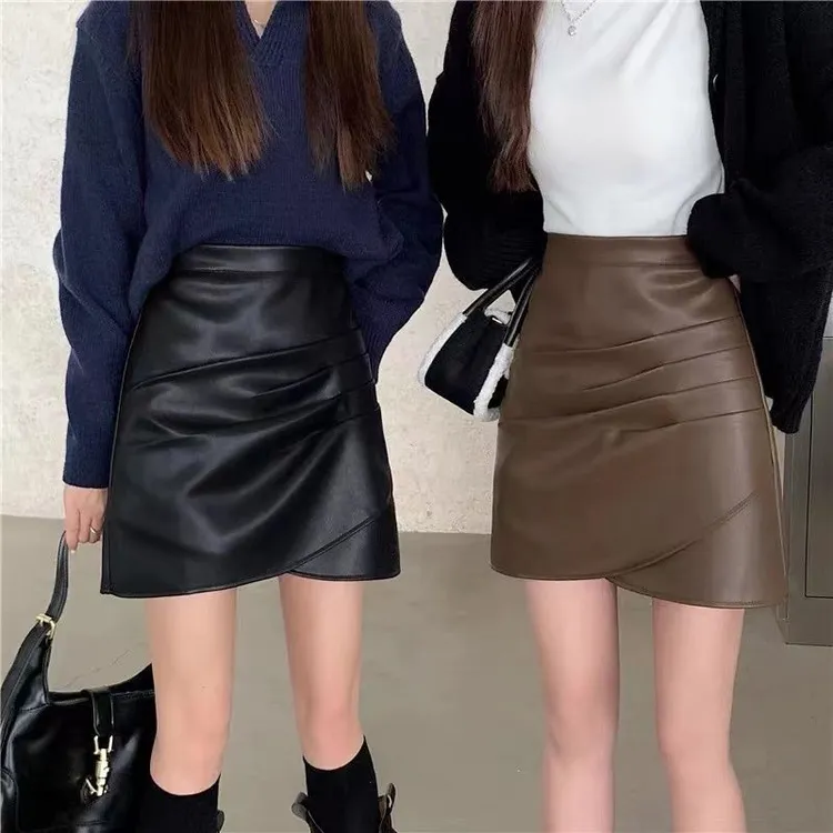 皮裙半身裙女秋冬2025新款复古褶皱包臀高腰时尚pu皮黑色a字短裙