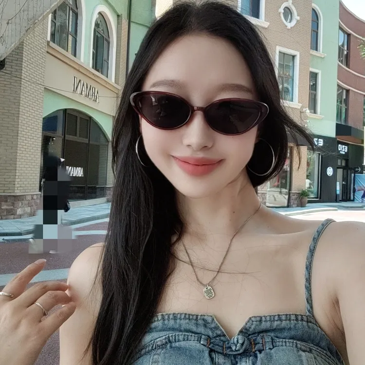 复古红色窄框猫眼墨镜女防紫外线遮阳眼镜街拍欧美时尚太阳镜女