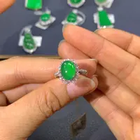 翡翠戒指18K金镶嵌翡翠