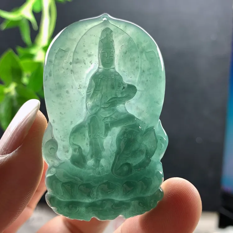 优惠纯天然翡翠飘花蓝绿色12生肖龙蛇普贤守护神观音菩萨吊坠送礼