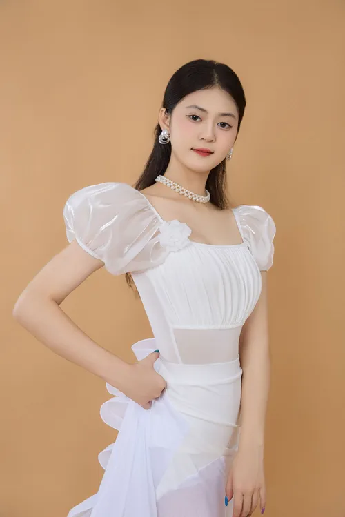 喵舞泡泡袖方领摩登舞交谊舞连体衣上衣练功服白色女士显瘦夏季