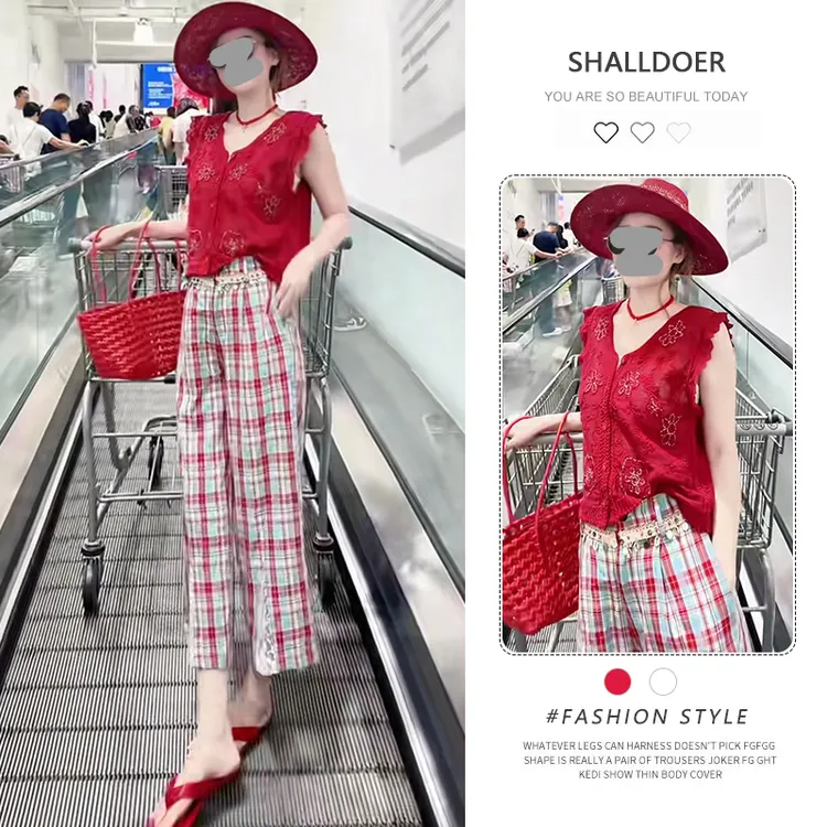 重工V领提花蕾丝拼接背心上衣+撞色红格子拼接蕾丝休闲裤子套装