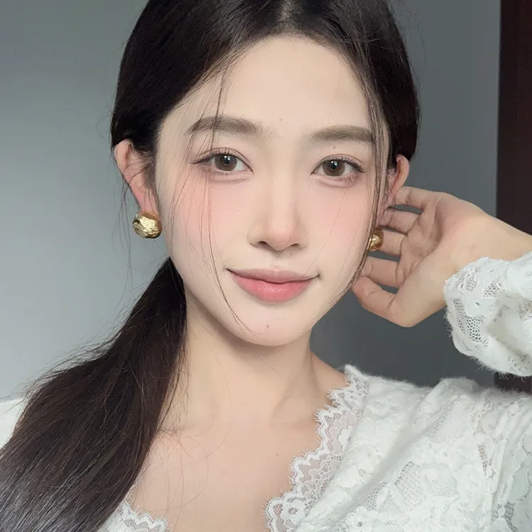 oushipei/欧诗佩 铜合金耳饰 气质肌理感不规则方形金属耳钉耳环