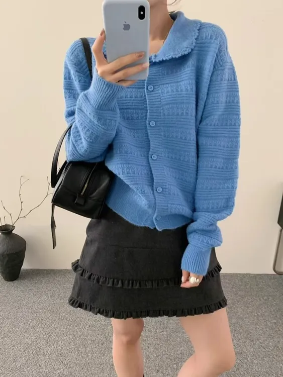2025秋季新款甜美风温柔减龄宽松娃娃领翻领长袖针织开衫慵懒毛衣