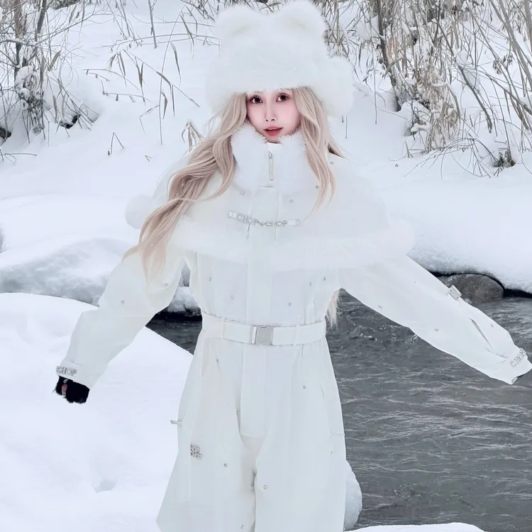 CHOPCHOP26冬季新品【C位千金】连体斗篷3L滑雪服防水加绒女款雪服