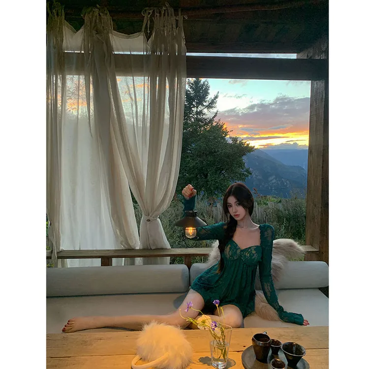 2025秋季新款性感辣妹气质蕾丝衫显瘦上衣配修身百搭短裤时尚套装