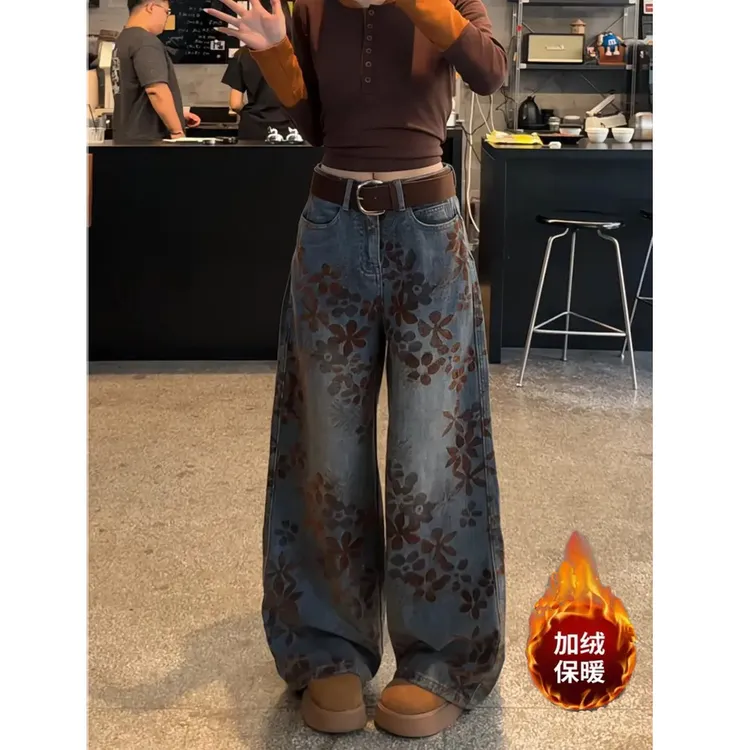 冬季植绒提花新中式宽松弯刀阔腿牛仔裤女复古显瘦做旧拖地长裤潮