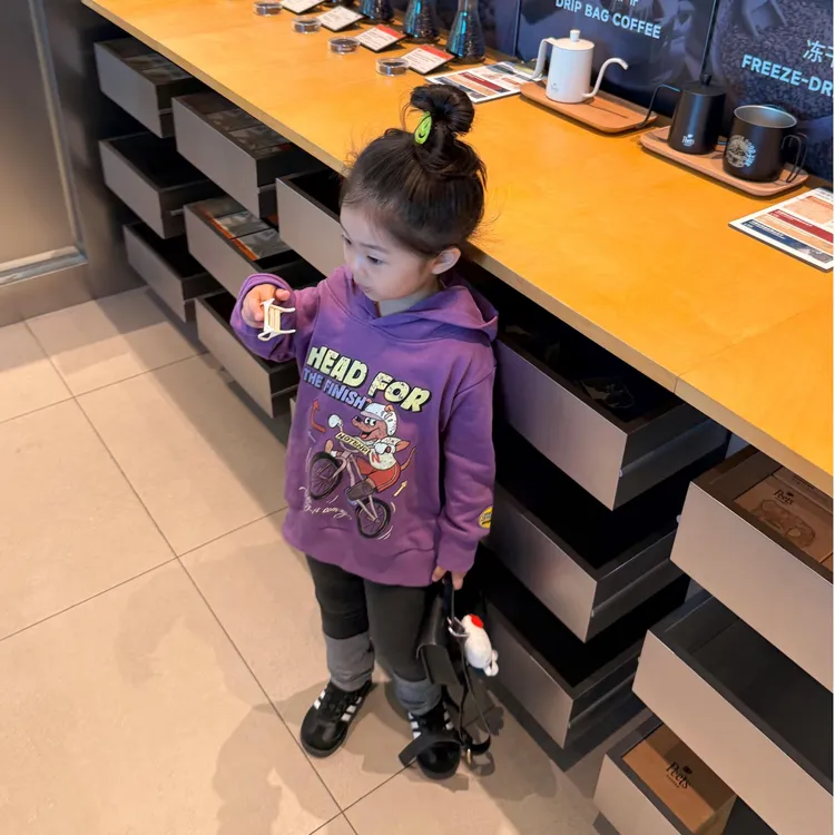 小思家2025秋季新款女童韩版时髦百搭卡通连帽卫衣纯色打底裤套装