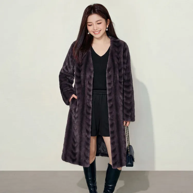 【仿貂毛磨砂绒】MsShe大码女装2025冬皮毛一体长款厚外套B2511027