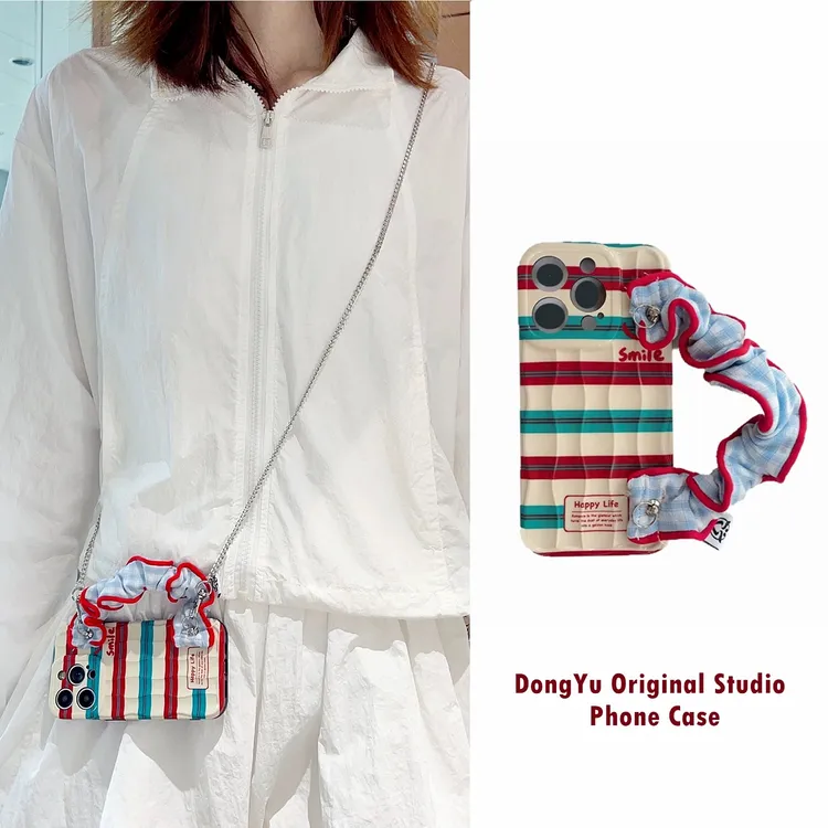 夏日蓝色格子大肠发圈腕带适用iphone16promax苹果15pro手机壳14