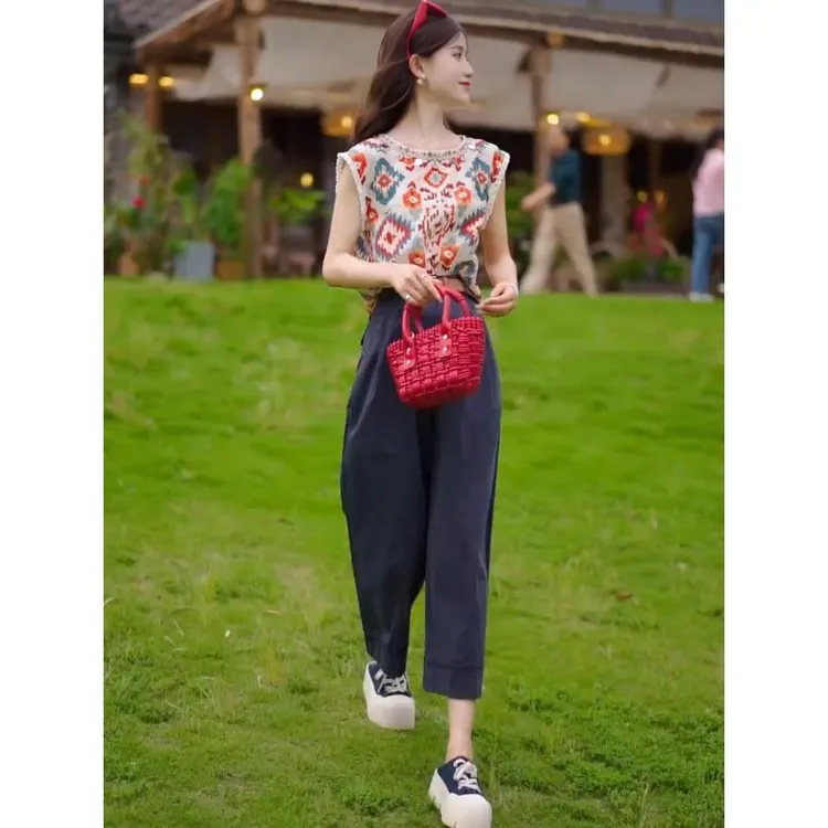 2025夏季新款女士韩版时尚碎花无袖小衫上衣小个子九分休闲裤套装