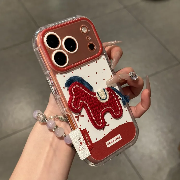 欧克里里新年刺绣小马适用苹果17/16promax手机壳华为vivoppo小米