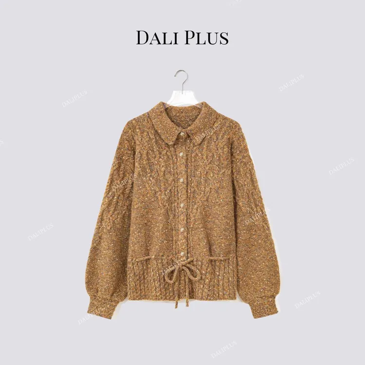 DALI PLUS“重磅羊毛混纺维亚开衫”系带收腰绞花针织衫-D5SZ8228