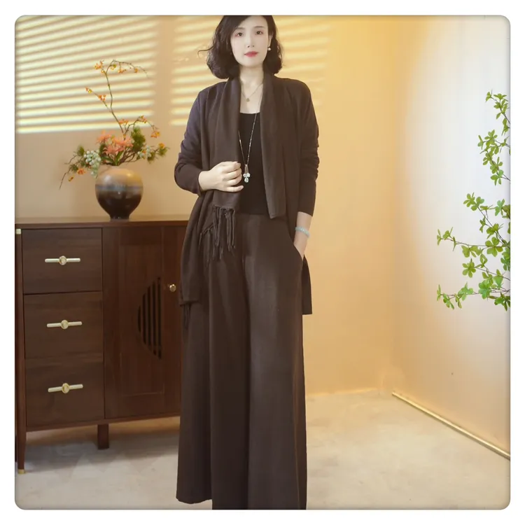 山羊绒外披女中长款2025秋冬新款妈妈装洋气高档羊毛针织外搭披肩