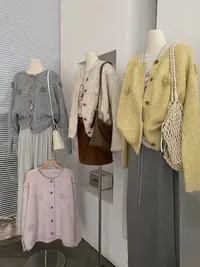 灰灰呀！真的很难不爱立体花朵 韩代复古设计软糯针织开衫百搭毛衣