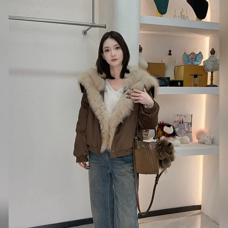 【芬兰之约】鹅绒狐狸毛女款短外套极简风时尚百搭冬季休闲F00009