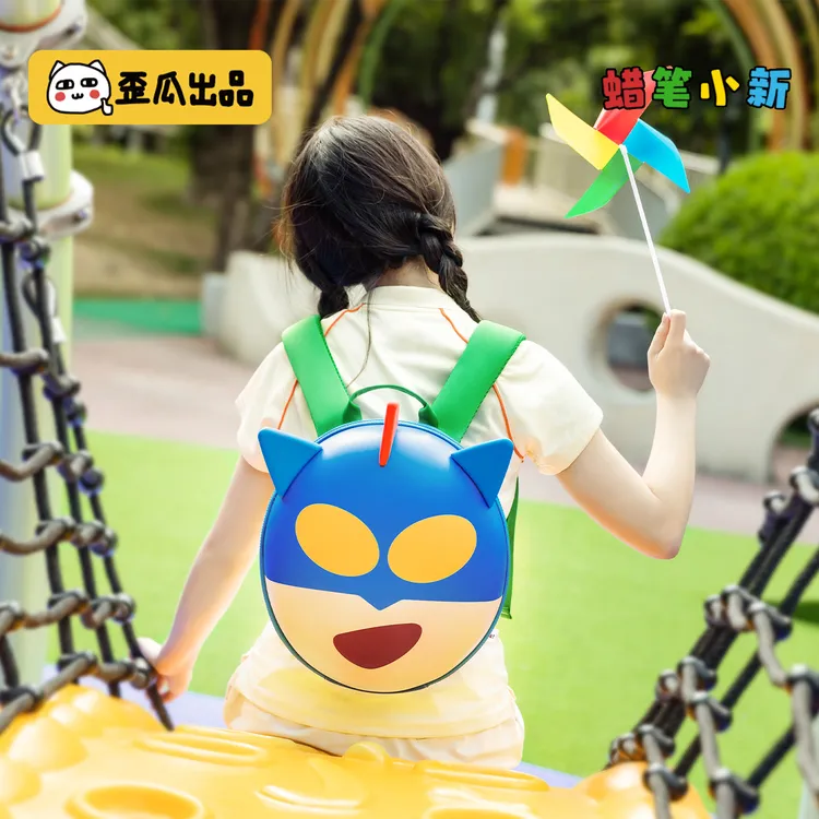 歪瓜出品蜡笔小新动感超人包包 防水可爱搞怪大容量双肩包书包
