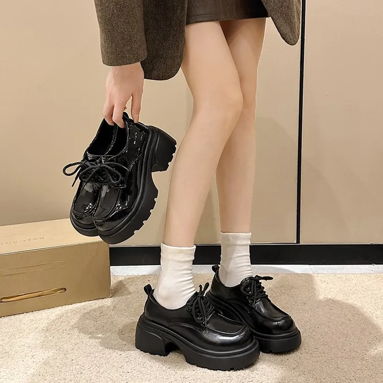 英伦厚底增高小皮鞋女2025春秋款黑色漆皮乐福鞋系带百搭粗跟单鞋