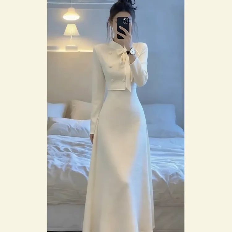 秋冬出席重要场合气质女神范高级感巨好看小香风假两件白色连衣裙