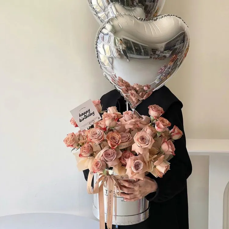 【可当日达】气球抱抱桶卡鲜花布奇诺玫瑰同城速递生日配送女友闺蜜