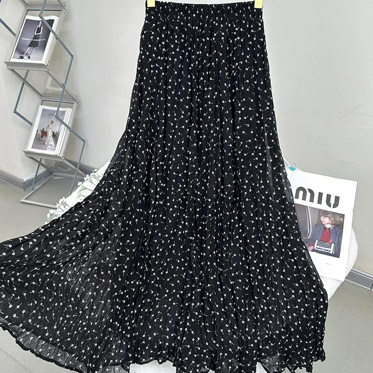 2811 乔其纱黑底白色长柄花夏季轻薄透气八片竖拼接松紧腰半身裙