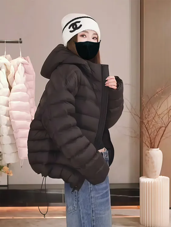 2025冬季新款排骨羽绒服女轻薄泡芙短款白鸭绒保暖连帽小个子外套