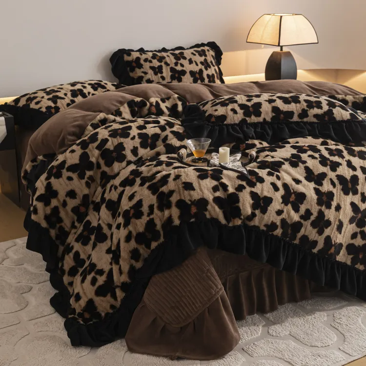 新款轻奢美拉德高克重加厚兔毛牛奶绒四件套花边款床单夹棉床盖