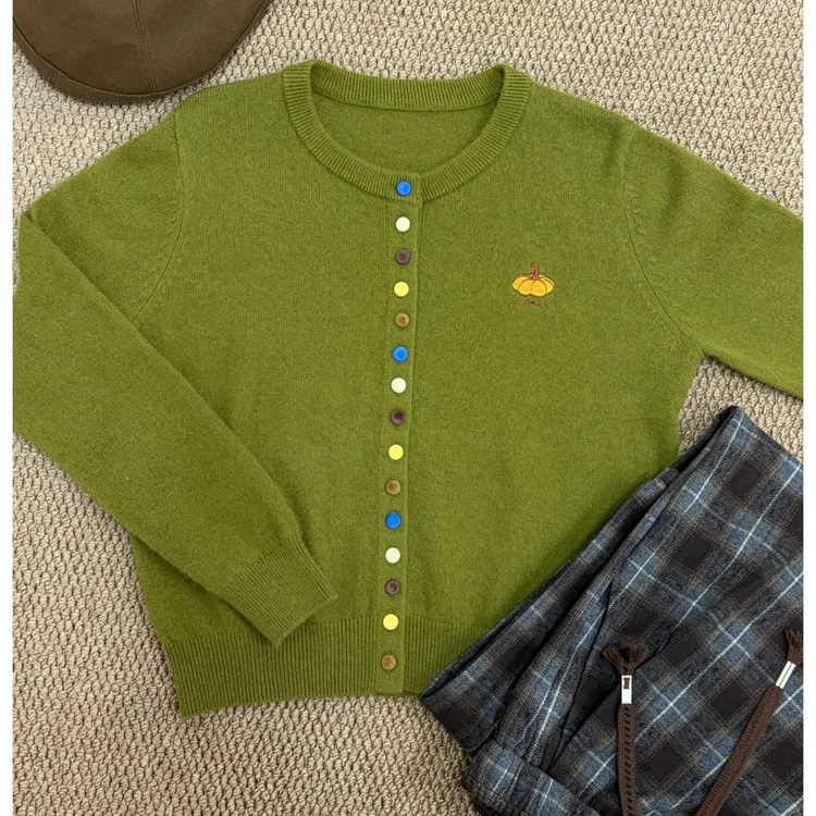 小南瓜刺绣女士秋冬可爱短款针织开衫针织绿色韩版时尚毛衣98237