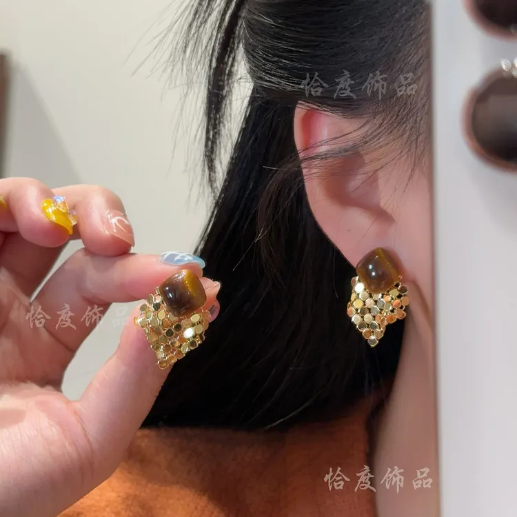 铜合金耳饰 【恰度】复古金属亮片几何方块耳钉小众轻奢设计