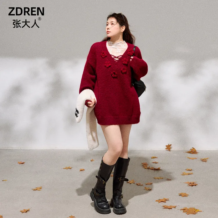 张大人【复古玫瑰】大码女装微胖妹妹新年圣朵V领红色毛衣套装