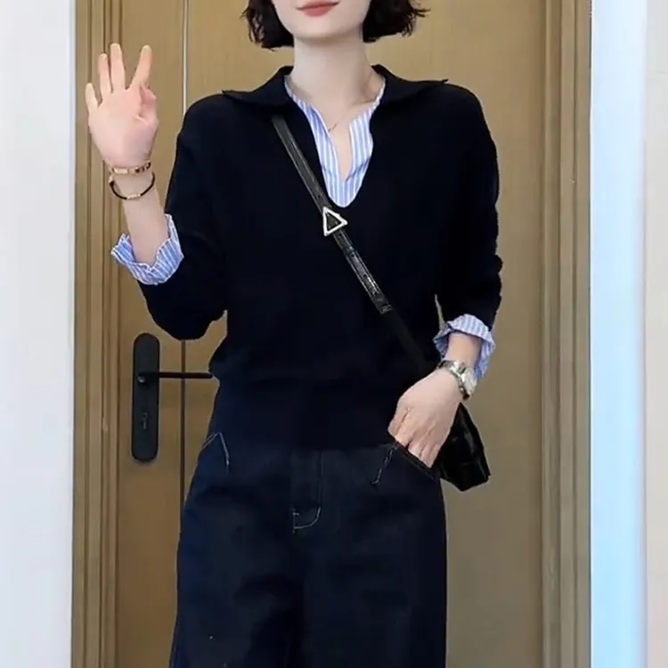假两件撞色拼接条纹针织衫女大码早秋新款设计感宽松V领长袖上衣