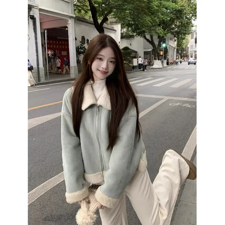 宽松显瘦羊羔毛短外套皮毛一体2024年秋冬季新款加厚长袖外套上衣