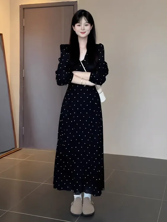 大码胖mm法式碎花长袖连衣裙秋季绑带收腰气质长裙子显瘦遮肚微胖