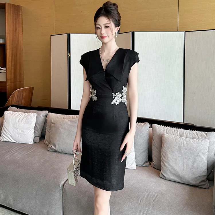 碎花战袍爆款夏季新款黄色气质小个子夏款轻奢高档洋气女款连衣裙