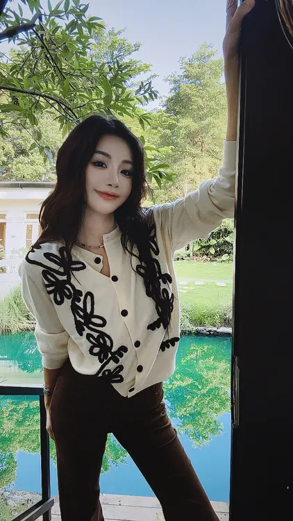 NEW DADADA百搭时尚休闲修身复古小众手摇花毛织上衣CPM1315