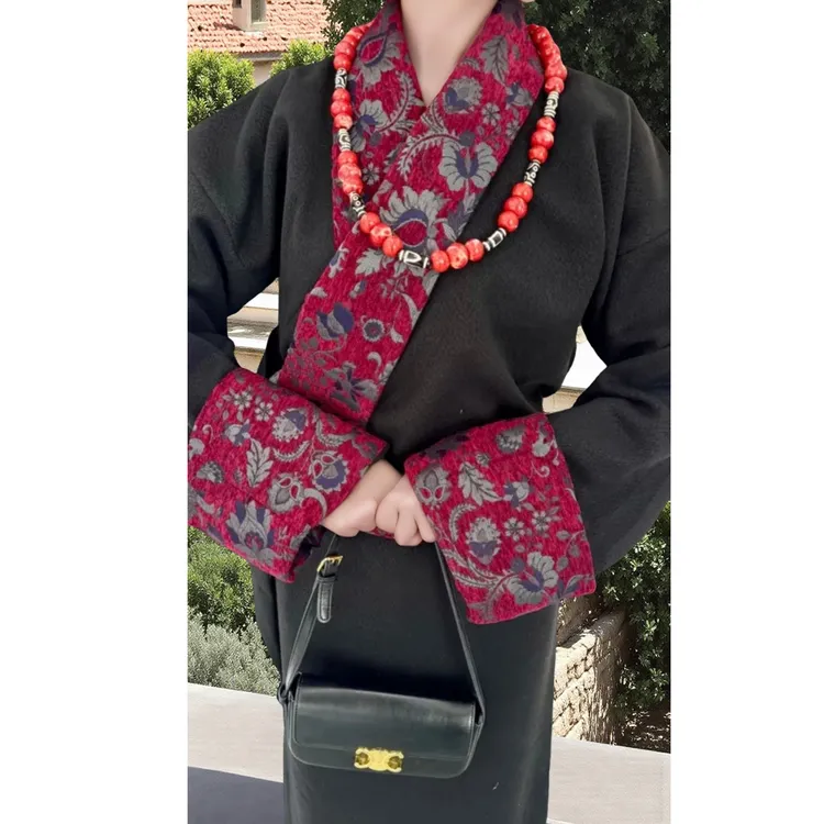 秋冬加厚便携式毛料藏袍显瘦气质保暖网红时尚复古藏式提花民族风