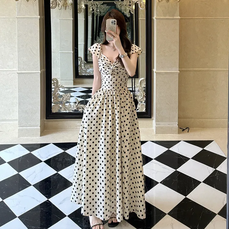 A字裙大码女装高级感波点连衣裙夏季新款褶皱收腰显瘦气质长款裙2