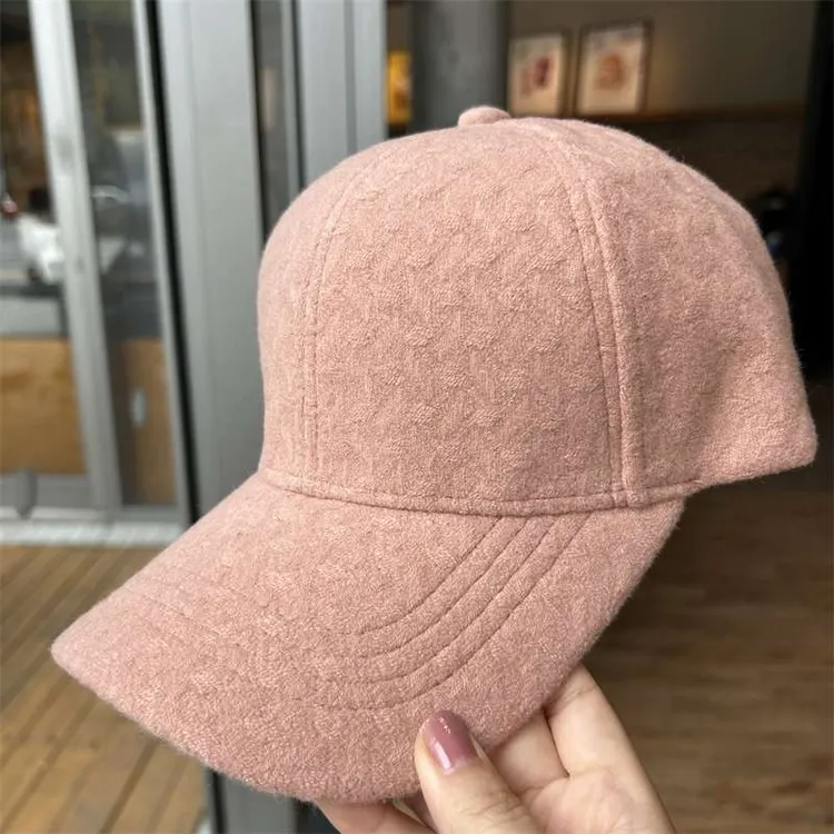 秋冬简约大头围压花保暖棒球帽加厚硬顶鸭舌帽宽檐显脸小情侣帽子