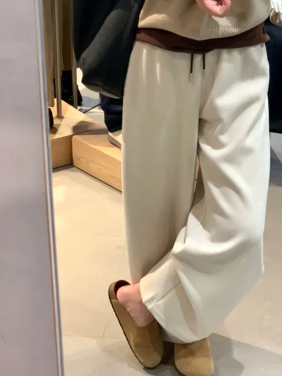 慵懒风米杏色糯米休闲裤女秋冬新款大码胖妹妹宽松垂感直筒阔腿裤