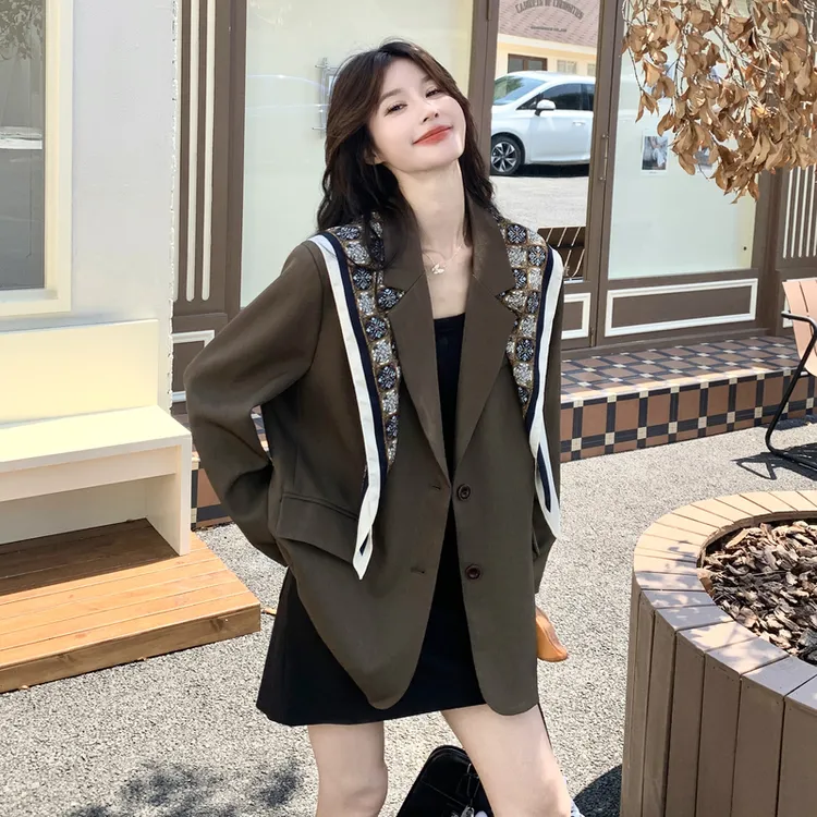 咖色复古高级感西装外套女2025秋季新款韩版休闲通勤印花披肩西服