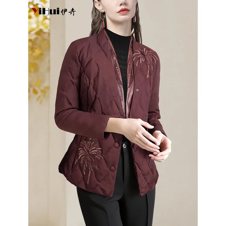 YIHUI伊卉重工刺绣轻薄白鸭绒羽绒服外套短款女修身保暖WI257518