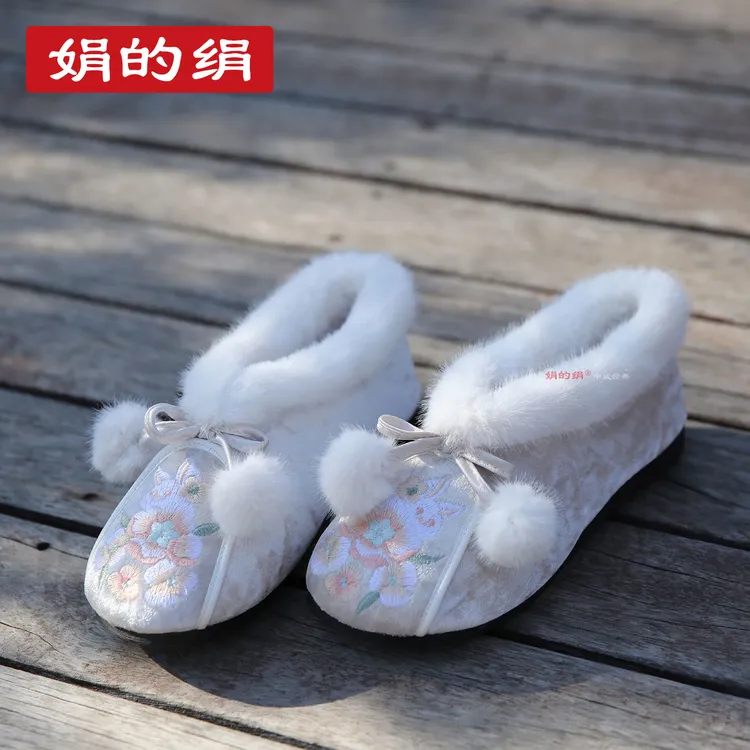 2026冬新款老北京布鞋女加厚绣花鞋棉鞋保暖平底民族风国风妈妈鞋