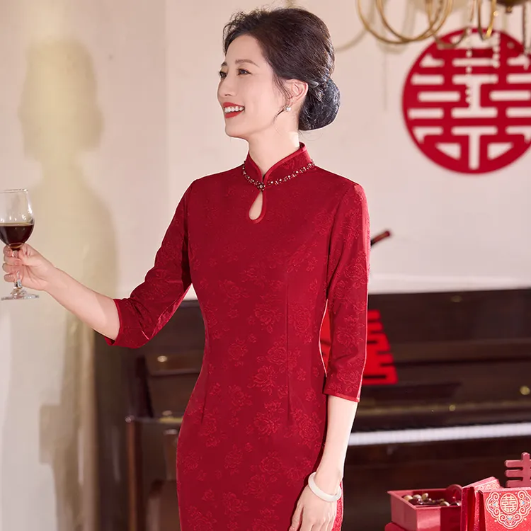 10月份喜婆婆婚宴装2025新款秋冬妈妈礼服平时可穿旗袍改良连衣裙