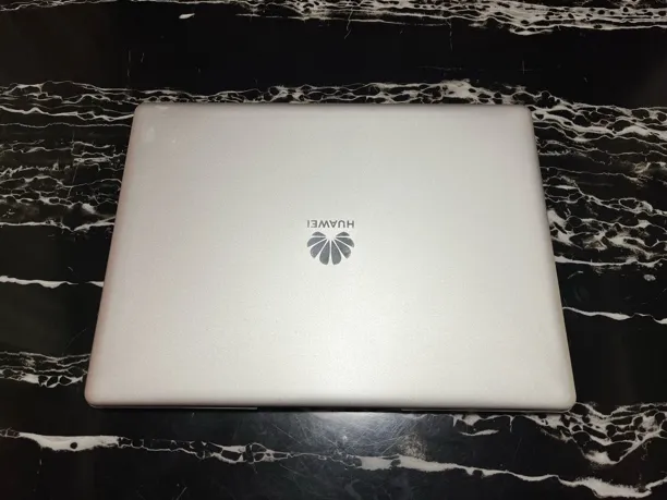 9新 Huawei/华为 matebook13  I7八代8G 512G 2G独显2K屏13.3寸