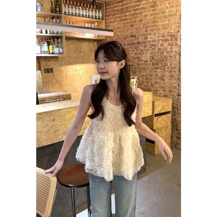 法式设计感重工立体花朵吊带衬衫女2025夏季新款显瘦洋气外穿小衫