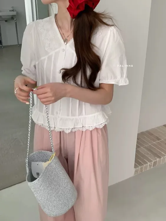 8522【不退换】新款韩式甜美衬衫v领蕾丝泡泡袖上衣短袖娃娃衫寸衣