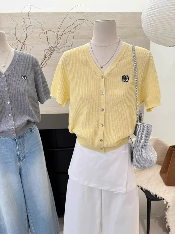 G630#夏季新款2025大码通勤时尚V领针织衫宽松显瘦纯色刺绣短袖女