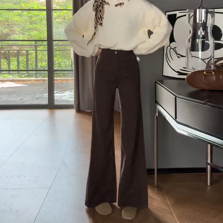 美拉德深咖色阔腿微喇牛仔裤女2025秋冬新款不贴腿显瘦垂感拖地裤