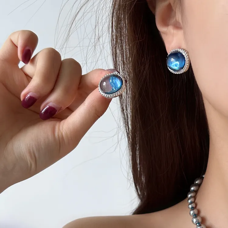 合金亚克力耳饰 E0459-1时尚潮流轻奢百搭小众设计感蓝色星球耳钉